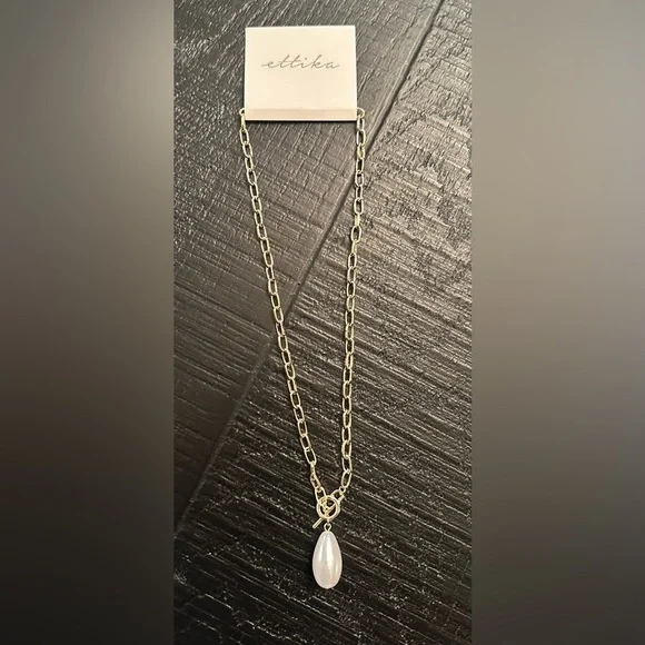 NWT Ettika Gold and Cream Pearl Drop Necklace - Picture 3 of 4